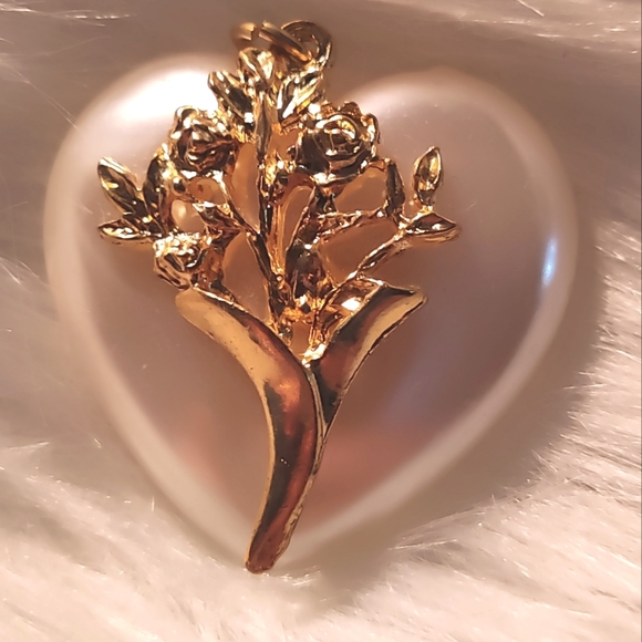 1991 AVON "Lustrous Heart" Pendant - Picture 1 of 2